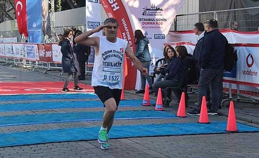 Başkan'dan Maraton Bitişi Asker Selamı