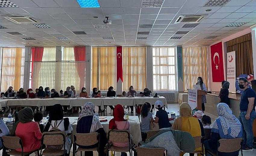 G&ouml;&ccedil;menlerle &lsquo;Kadın Buluşmaları&rsquo; programı