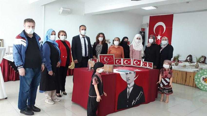 Torul'da El Emeği G&ouml;z Nuru Sergisi a&ccedil;ıldı