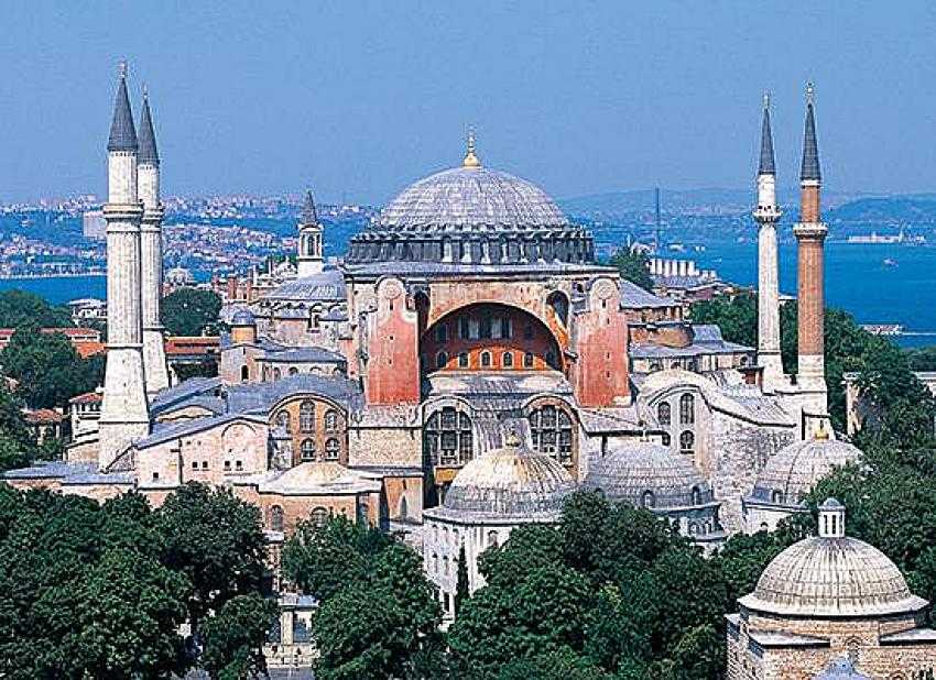 Ayasofya 86 yıl sonra kılınan namazla ibadete a&ccedil;ıldı