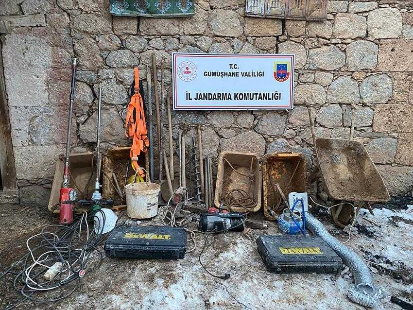 Jandarma ekipleri definecilere su&ccedil;&uuml;st&uuml; yaptı